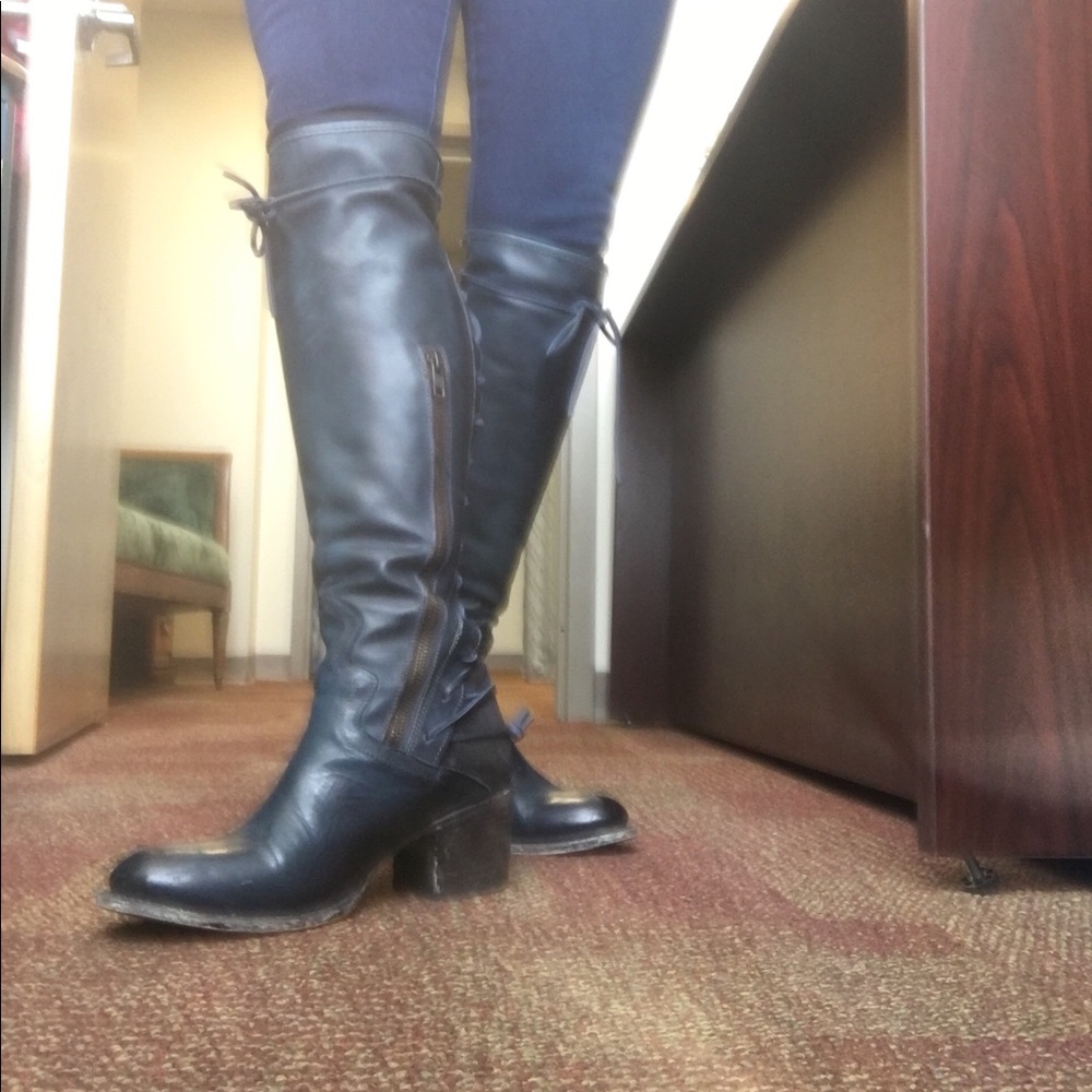 Freebird -Coal Navy size 6 -RUN BIG